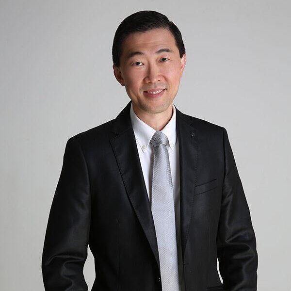 Portrait of Dr. Steven Fang